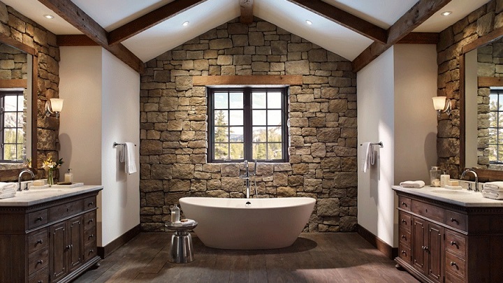 Grand arbre autour de la salle de bain