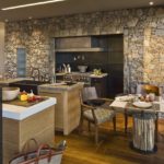 Pierre décorative dans la cuisine