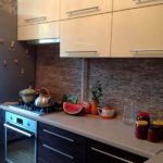 Ardoise décorative dans une cuisine standard