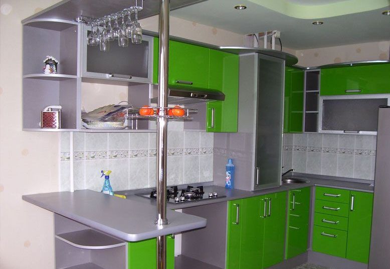 Combinaison de couleurs intérieur de cuisine gris et acide