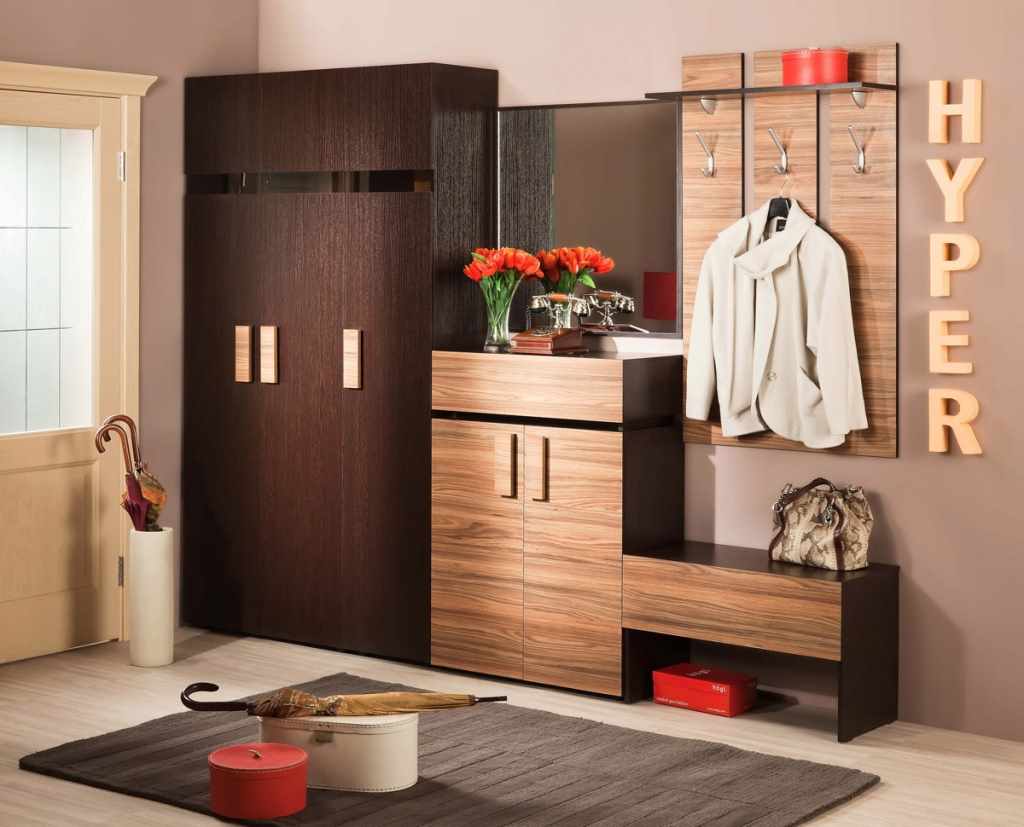 exemple d'un décor clair d'un couloir dans une maison privée