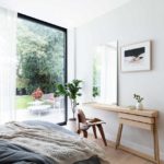 un exemple d'un bel intérieur d'une image de chambre étroite