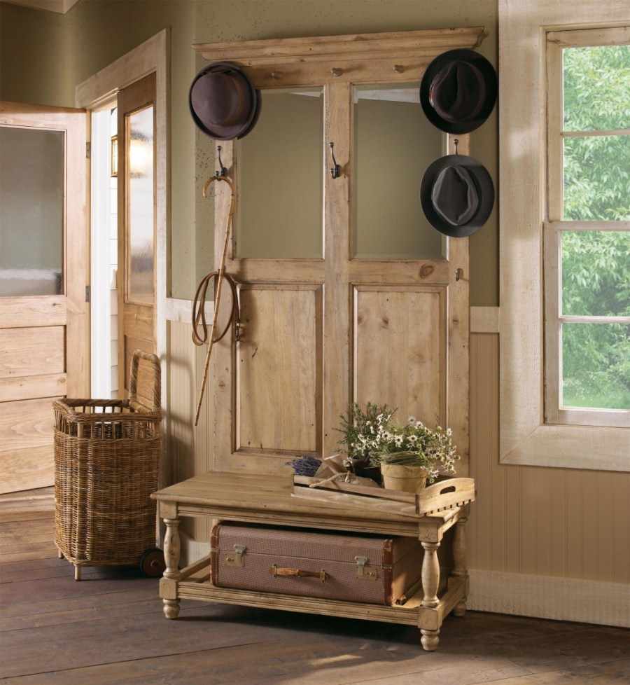 L'idée d'un design lumineux du couloir dans une maison privée