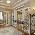 version du style lumineux du couloir d'une chambre dans une maison privée photo