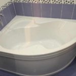 idée d'un beau décor de salle de bain avec une baignoire d'angle photo