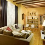 variante d'un décor lumineux d'un salon photo 17 m²