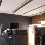 เคาน์เตอร์บาร์แยกห้องครัวและห้องนั่งเล่น