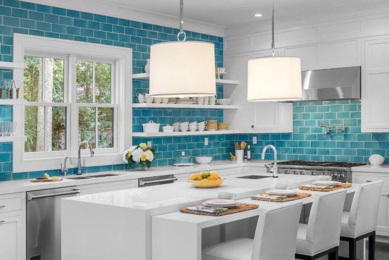 Conception de cuisine de taille moyenne avec îlot