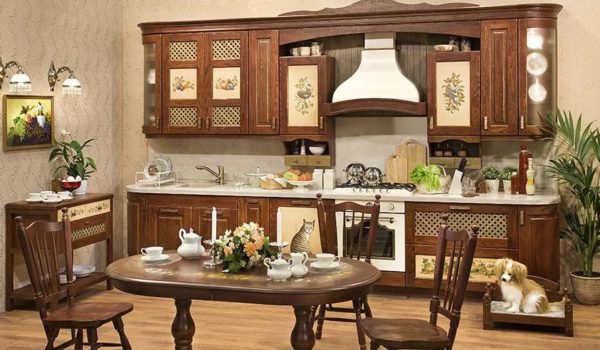 Cuisine de style provençal marron