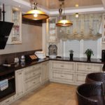 Μαύρες πάγκες κουζίνας