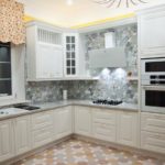 Νιπτήρας κουζίνας αντί για περβάζι παραθύρου