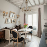 Κουζίνα εξοχικής κατοικίας με κλασικά στοιχεία στυλ