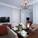 Τραπεζαρία σε μια κλασική κουζίνα