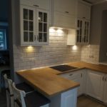 Éclairage des surfaces de travail d'un ensemble de cuisine