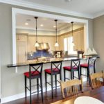 Comptoir de bar comme séparateur