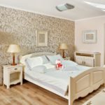 Lit classique en bois