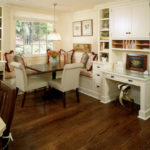 Canapé dans le coin repas pour une cuisine provençale