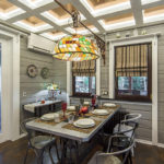 Meja makan di rumah luar bandar