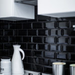 Apron hitam berkilat