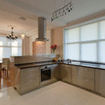 Kawasan kerja di ruang makan dapur