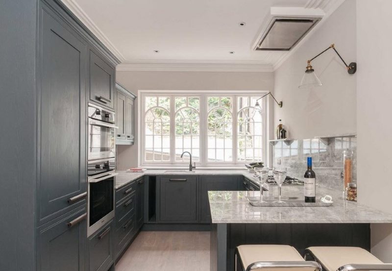 Elément de cuisine gris en U