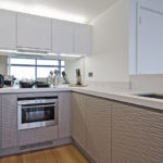 U berbentuk dapur dalam semangat minimalisme