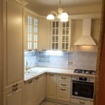 alat dengar klasik dengan pencahayaan ruang kerja