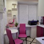 Tirai roller di tingkap dapur