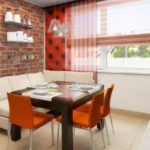 Brique rouge à l'intérieur de la cuisine