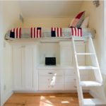 Chambre à coucher au deuxième étage d'une petite pièce