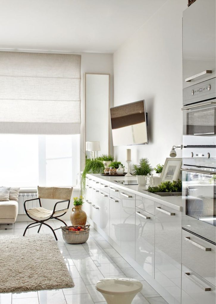 Alat dengar talian dengan facades berkilat