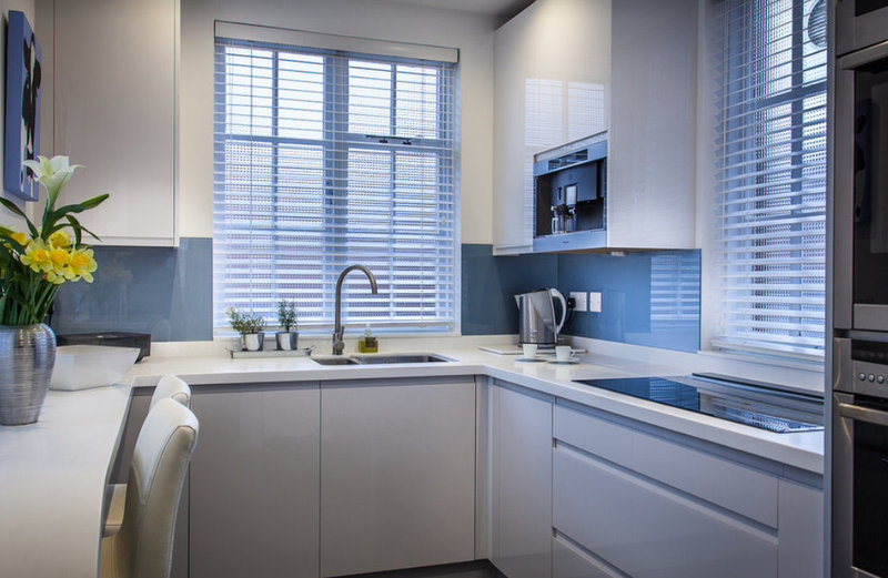 Dapur berteknologi tinggi kecil