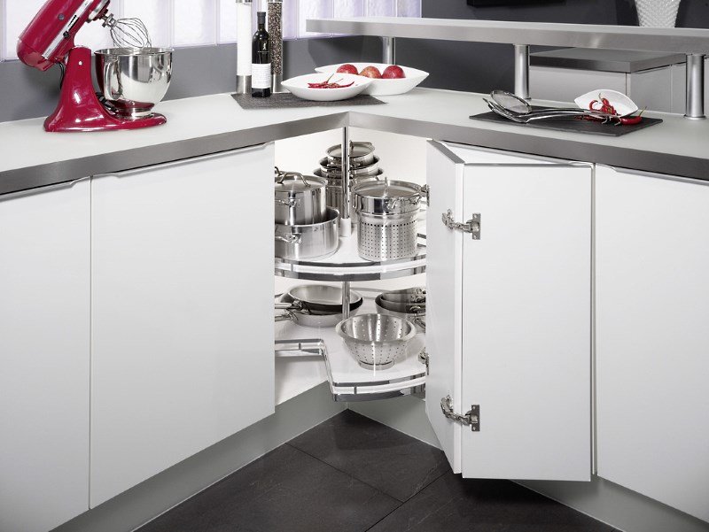 Armoire de cuisine avec carrousel d'angle