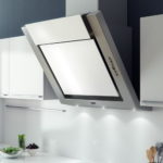 Khemah kelabu putih dengan sudut berubah-ubah