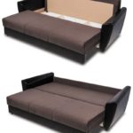 Tapicería marrón en un sofá del sistema eurobook