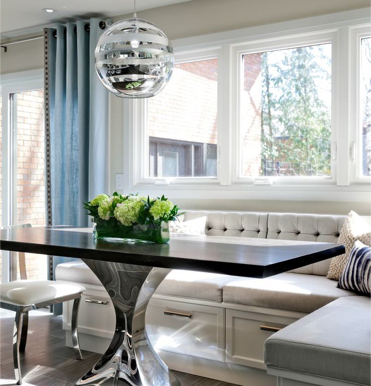 Sofa cổ điển với ngăn kéo màu kem