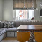 Đèn treo phía trên bàn bếp