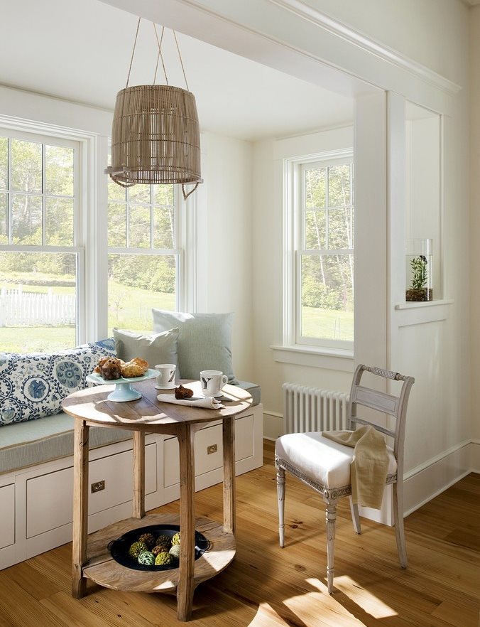 Khu vực ngồi ấm cúng với ghế sofa nhỏ