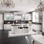 Cuisine salle à manger dans une maison privée