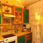 ม่านสีขาวบนหิ้งกลม