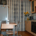 โต๊ะทานข้าวขาเหล็ก