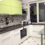 หน้าต่างห้องครัวพลาสติกไม่มีม่าน