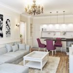 Ασπρόμαυρη φωτογραφία στον τοίχο της κουζίνας του καθιστικού