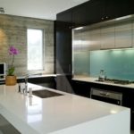 Permukaan putih dari pulau dapur