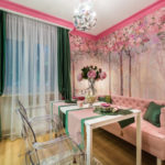 Decoración mural sobre el sofá