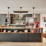 Hud flat di siling ruang tamu dapur