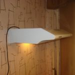 Hud dipasang pada dinding tanpa sistem ekzos udara