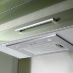 Mengendalikan Chrome di pintu kabinet