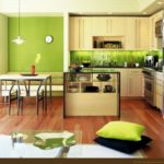 Χρησιμοποιώντας πράσινο σε μια διαιρεμένη κουζίνα