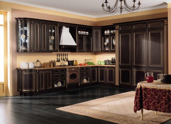 Facades of wenge with patina